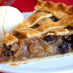 Tarte à la farlouche traditionnelle québécoise maison sortie du four